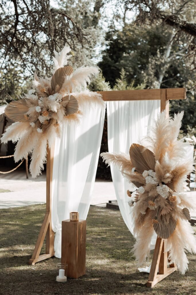 arche de cérémonie décorée par Camille de Maison Camélia