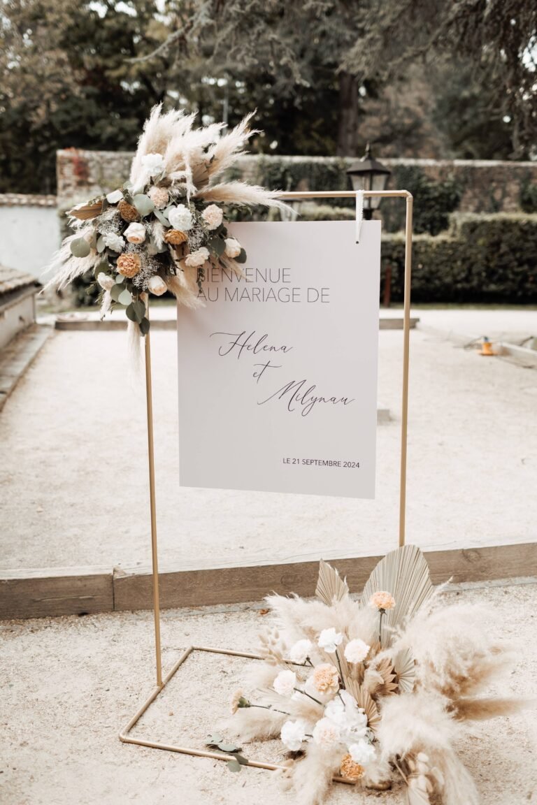 panneau de bienvenue créé par Camille de Maison Camélia, avec de la décoration florale