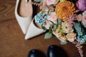 Wedding planner Rhône-Alpes bouquet de mariée et chaussures